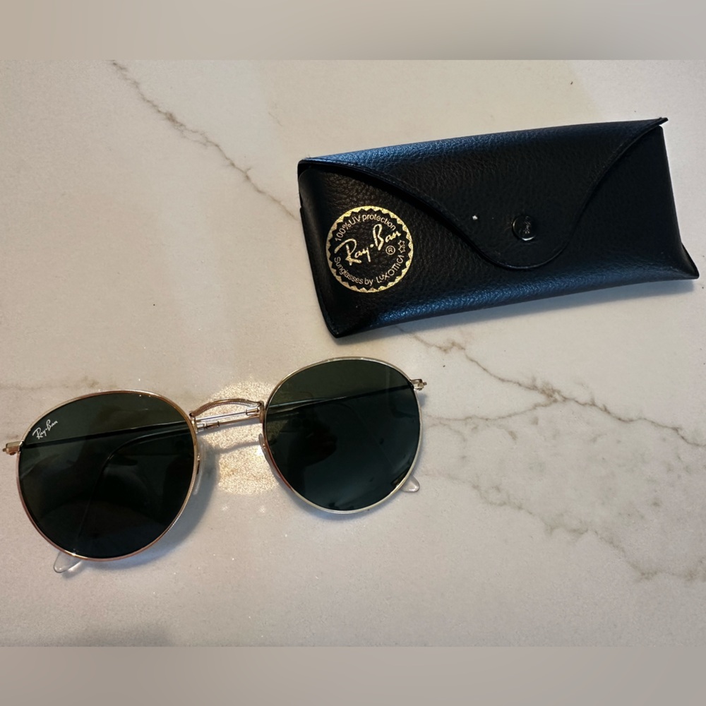 Black + Gold Round Ray Bans